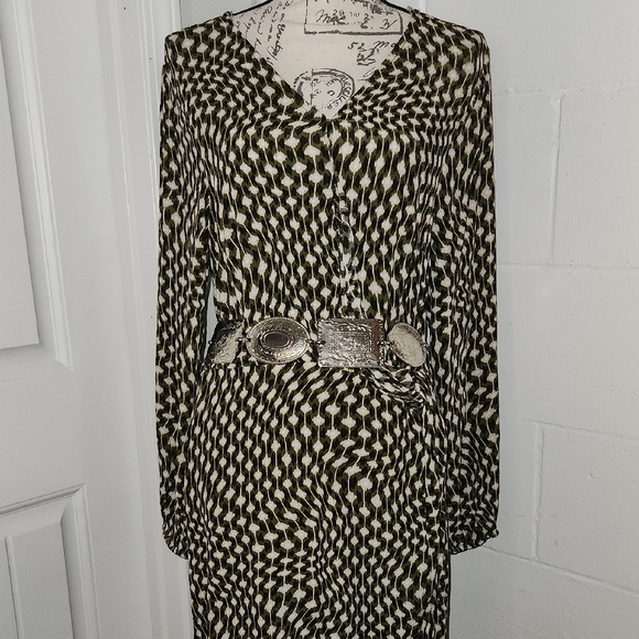 Vintage Silvertone Concho Medallion Embossed Waist Fashion Metal Belt - Picture 2 of 5